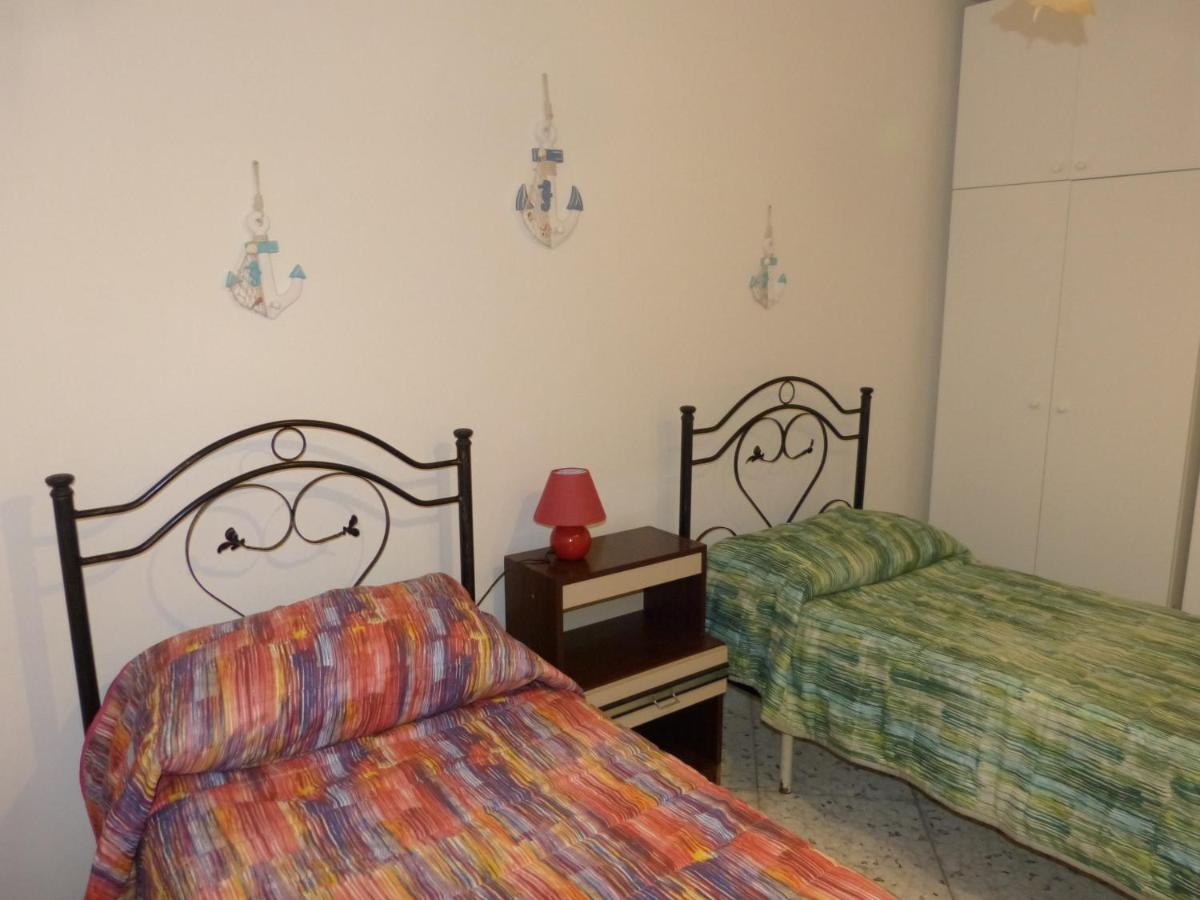 Casa Vacanze Vincenzo E Rosanna Castro  Ngoại thất bức ảnh